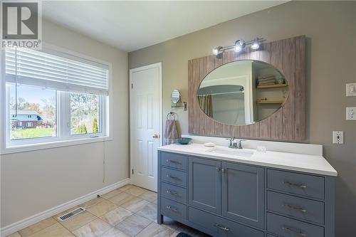 184 Pleasantview Drive, Pembroke, ON - Indoor Photo Showing Bathroom