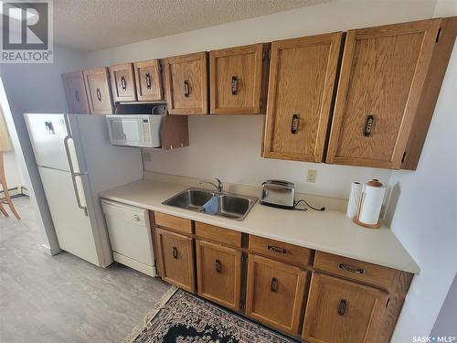 711 351 Saguenay Drive, Saskatoon, SK - Indoor Photo Showing Kitchen With Double Sink
