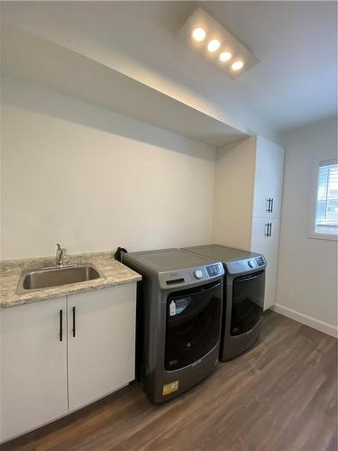 176 Queensdale Avenue E|Unit #Upper, Hamilton, ON - Indoor Photo Showing Laundry Room