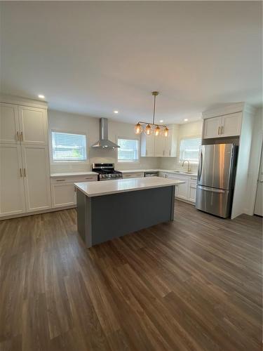 176 Queensdale Avenue E|Unit #Upper, Hamilton, ON - Indoor Photo Showing Kitchen
