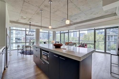 55 Stewart Street|Unit #730, Toronto, ON - Indoor Photo Showing Kitchen With Upgraded Kitchen