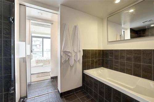 55 Stewart Street|Unit #730, Toronto, ON - Indoor Photo Showing Bathroom
