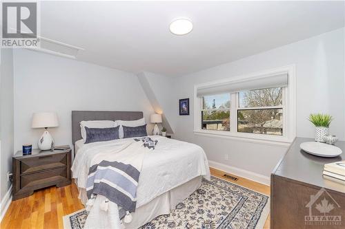346 Pleasant Park Road, Ottawa, ON - Indoor Photo Showing Bedroom