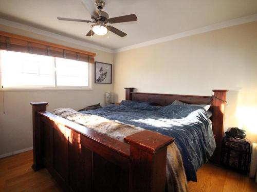 345 Schubert Drive, Kamloops, BC - Indoor Photo Showing Bedroom
