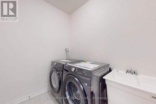 7 Charles White Court, East Gwillimbury, ON - Indoor Photo Showing Laundry Room