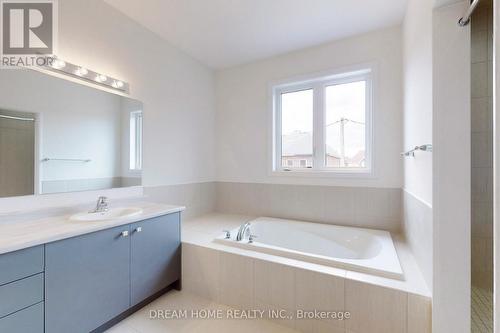 7 Charles White Court, East Gwillimbury, ON - Indoor Photo Showing Bathroom
