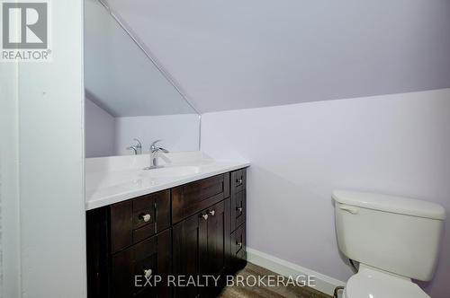 558 Elizabeth Street E, North Perth, ON - Indoor Photo Showing Bathroom