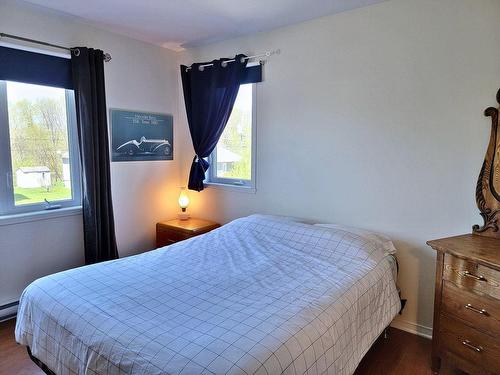Master bedroom - 9 Rue Bernard, Saint-André-D'Argenteuil, QC - Indoor Photo Showing Bedroom