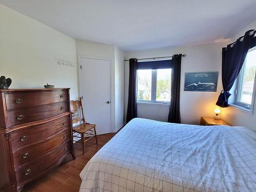 Master bedroom - 9 Rue Bernard, Saint-André-D'Argenteuil, QC - Indoor Photo Showing Bedroom