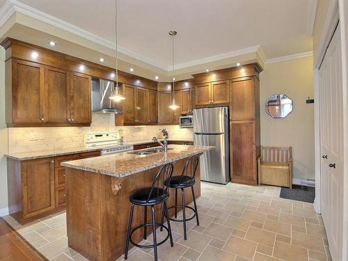 Cuisine - 102-1085 Rue Du Moulin, Magog, QC - Indoor Photo Showing Kitchen With Double Sink