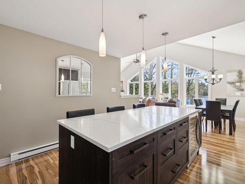 Kitchen - 145 Ch. L'Heureux, Lac-Sainte-Marie, QC - Indoor