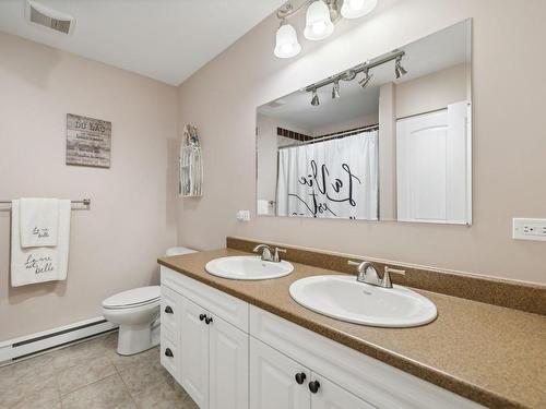 Salle de bains - 145 Ch. L'Heureux, Lac-Sainte-Marie, QC - Indoor Photo Showing Bathroom