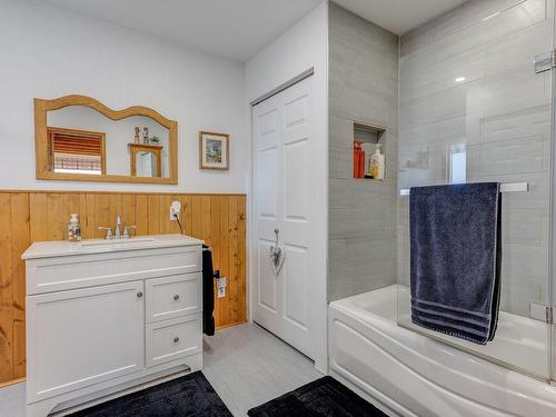 Bathroom - 438 Route Du Long-Sault, Saint-André-D'Argenteuil, QC - Indoor Photo Showing Other Room