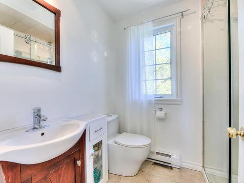 Salle de bains - 142 Av. De La Pointe-Claire, Pointe-Claire, QC - Indoor Photo Showing Bathroom