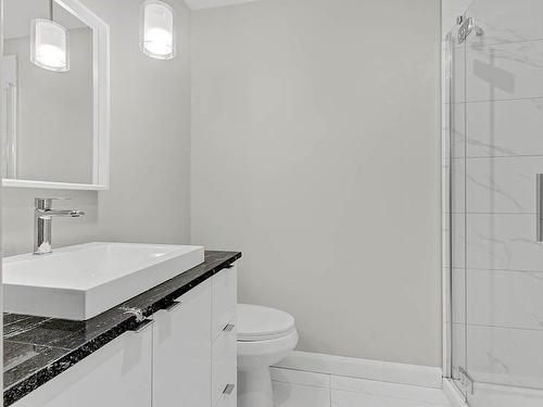 Bathroom - 304-937 Av. Roland-Beaudin, Québec (Sainte-Foy/Sillery/Cap-Rouge), QC - Indoor Photo Showing Bathroom