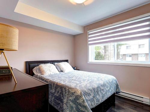 Bedroom - 120 Av. De Lorraine, Lachute, QC - Indoor Photo Showing Bedroom