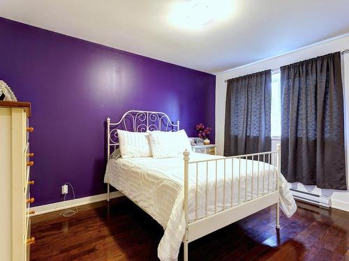 Bedroom - 120 Av. De Lorraine, Lachute, QC - Indoor Photo Showing Bedroom