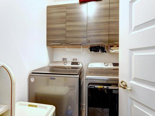 Laundry room - 120 Av. De Lorraine, Lachute, QC - Indoor Photo Showing Laundry Room