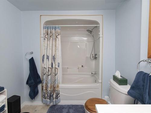 68 Taylor Drive, Thunder Bay, ON - Indoor Photo Showing Bathroom