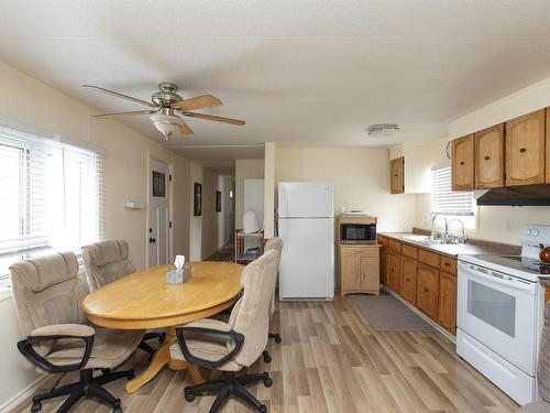 68 Taylor Drive, Thunder Bay, ON - Indoor Photo Showing Kitchen
