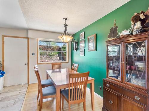 782 Sherwood Drive, Kamloops, BC - Indoor Photo Showing Dining Room