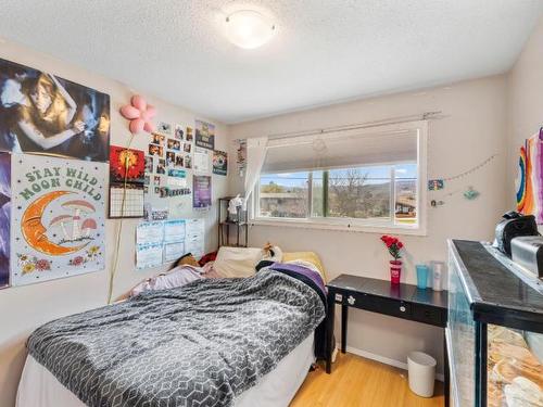 782 Sherwood Drive, Kamloops, BC - Indoor Photo Showing Bedroom