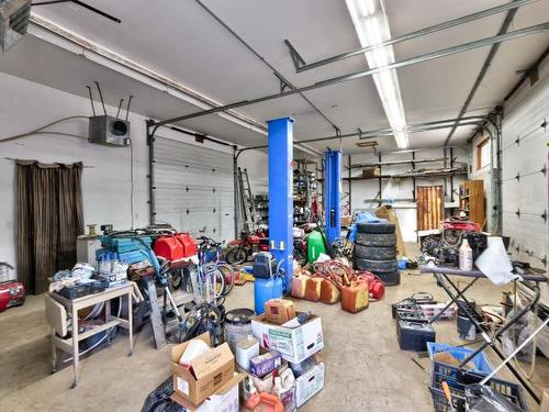 4085 Paxton Valley Rd, Kamloops, BC - Indoor Photo Showing Garage