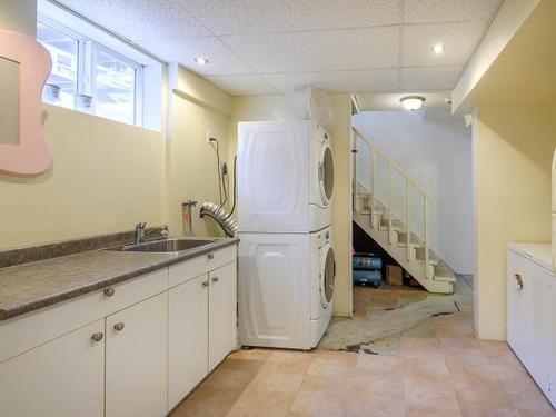1274 Pleasant Street, Kamloops, BC - Indoor Photo Showing Laundry Room