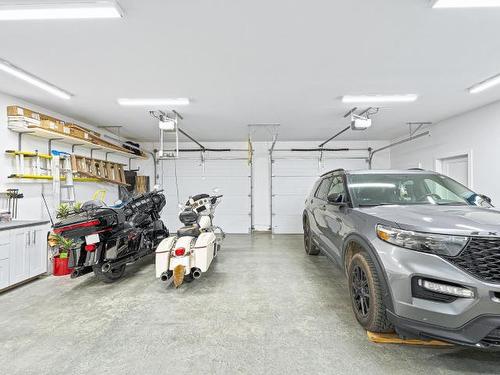 336 Rue Cheval Noir, Kamloops, BC - Indoor Photo Showing Garage