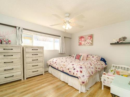 1515 Robinson Cres, Kamloops, BC - Indoor Photo Showing Bedroom