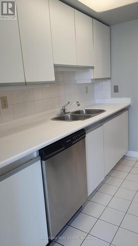 1103 - 335 Webb Drive, Mississauga, ON - Indoor Photo Showing Kitchen With Double Sink