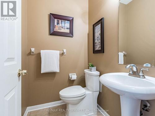 4 Latania Boulevard, Brampton, ON - Indoor Photo Showing Bathroom