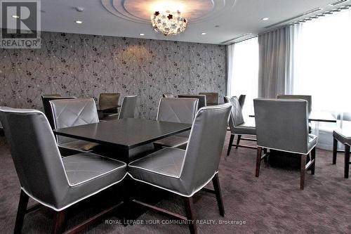 #338 -7608 Yonge St E, Vaughan, ON - Indoor Photo Showing Dining Room