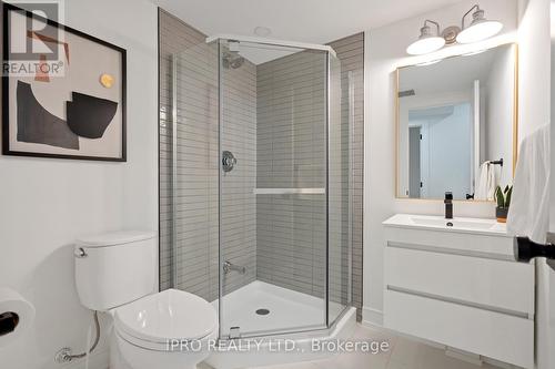 18 Crewe Avenue, Toronto, ON - Indoor Photo Showing Bathroom