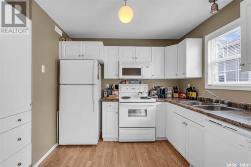 26 302 Herold Road, Saskatoon, SK - Indoor Photo Showing Kitchen With Double Sink