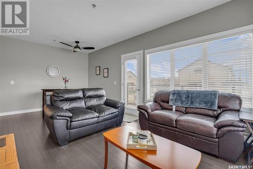 202 702 Hart Road, Saskatoon, SK - Indoor Photo Showing Living Room