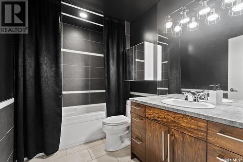 322 Bellmont Crescent, Saskatoon, SK - Indoor Photo Showing Bathroom