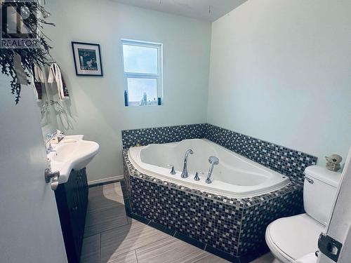 1011 Dog Creek Road, Williams Lake, BC - Indoor Photo Showing Bathroom