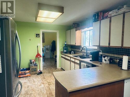 1011 Dog Creek Road, Williams Lake, BC - Indoor Photo Showing Kitchen With Double Sink