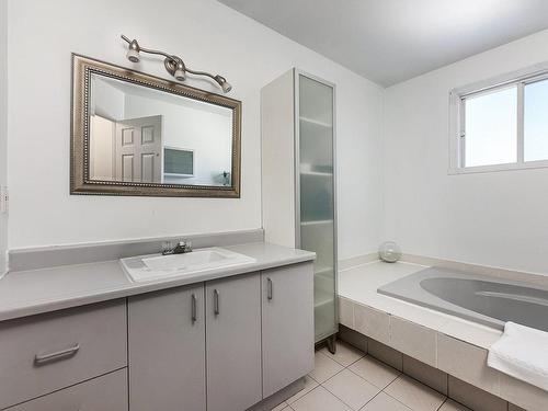 Ensuite bathroom - 109 14E Avenue, Deux-Montagnes, QC - Indoor Photo Showing Bathroom