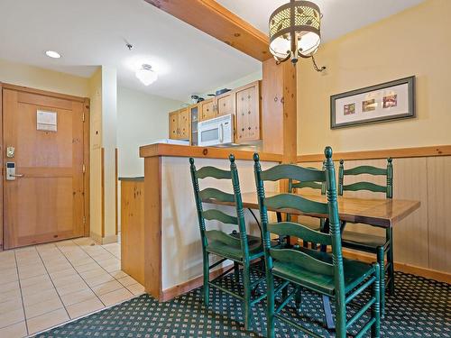 Dining room - 416-140 Ch. Au Pied-De-La-Montagne, Mont-Tremblant, QC - Indoor Photo Showing Other Room