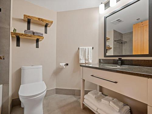Salle de bains attenante Ã  la CCP - 416-140 Ch. Au Pied-De-La-Montagne, Mont-Tremblant, QC - Indoor Photo Showing Bathroom