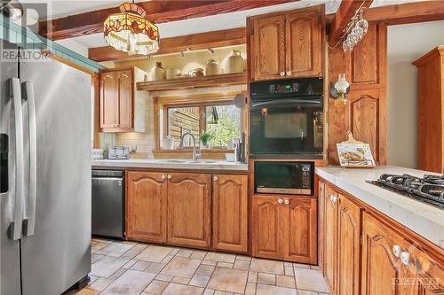Great big kitchen open to the main living space - 7080 Devereaux Road, Ottawa, ON 