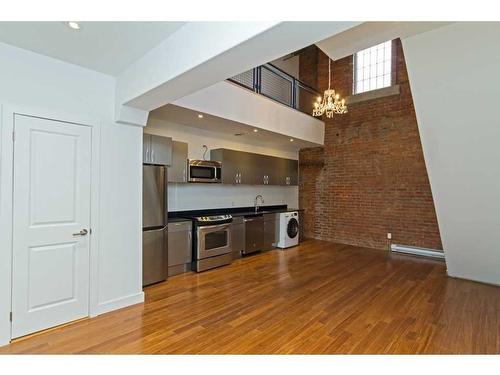193 King Street E|Unit #304, Hamilton, ON - Indoor Photo Showing Kitchen With Stainless Steel Kitchen