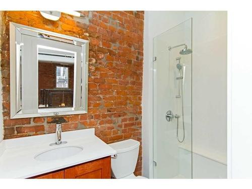 193 King Street E|Unit #304, Hamilton, ON - Indoor Photo Showing Bathroom