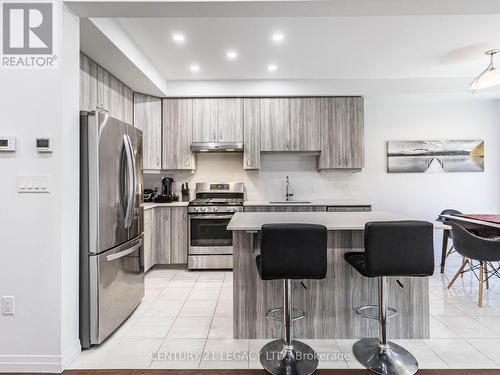 176 - 30 Times Square Boulevard, Hamilton, ON - Indoor Photo Showing Kitchen With Upgraded Kitchen