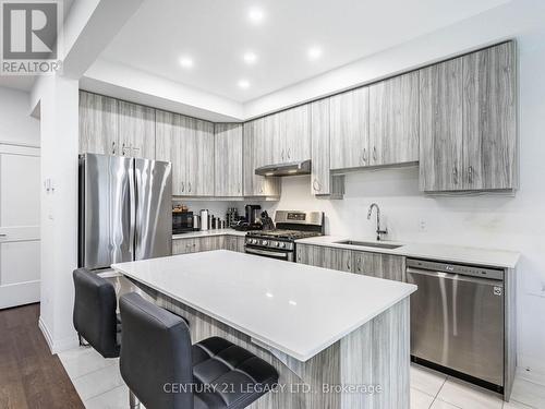 176 - 30 Times Square Boulevard, Hamilton, ON - Indoor Photo Showing Kitchen With Upgraded Kitchen