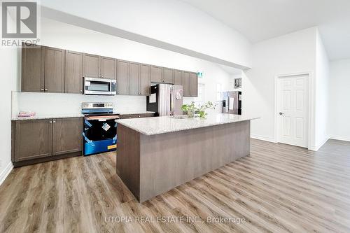 180 Beach Boulevard, Hamilton, ON - Indoor Photo Showing Kitchen With Upgraded Kitchen