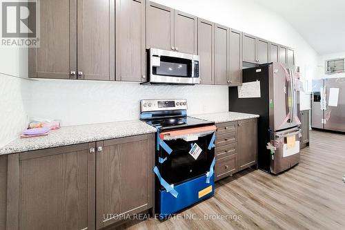 180 Beach Boulevard, Hamilton, ON - Indoor Photo Showing Kitchen