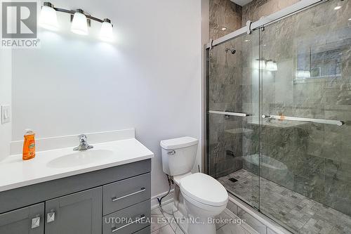 180 Beach Boulevard, Hamilton, ON - Indoor Photo Showing Bathroom